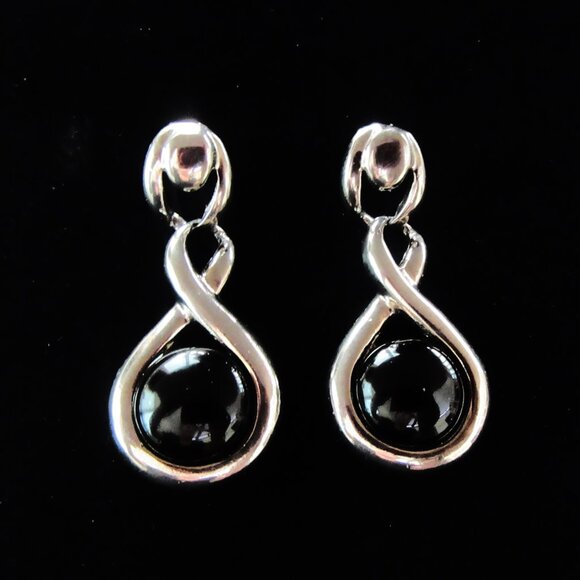 Vintage silver tone & faux onyx dangling pierced earrings - Picture 4 of 5